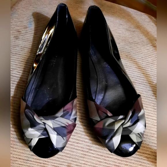 Authentic Burberry Flats - Picture 2 of 2